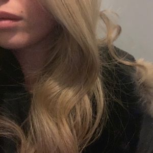 Meet your Posher, Caitlin